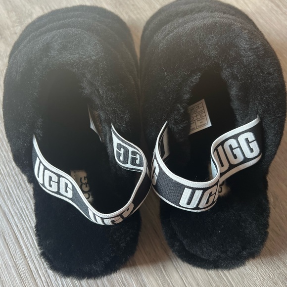BRAND NEW UGG FLUFF YEAH SLIDES - Picture 5 of 5